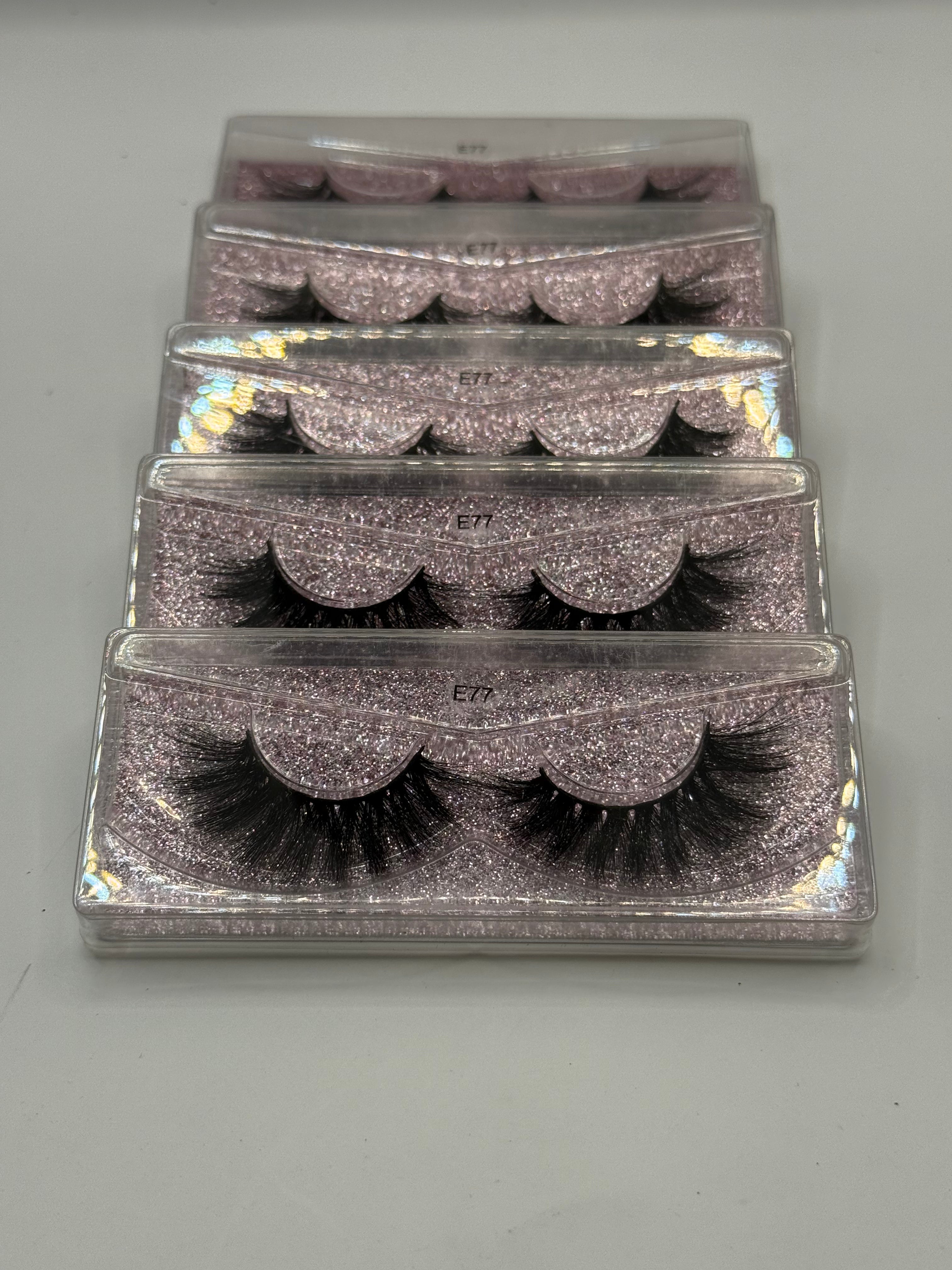 Blush Boss – E77 Luxe Strip Lash